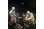 布满白色虫卵当地影院回应冰球突破女子发现